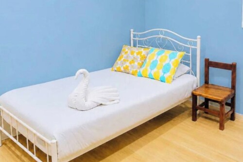 2-bedroom house in peaceful Taichung City with air conditioning