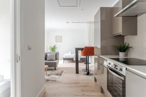 Unclassified image, 3 of 18, button - Apartment 3 (Cardiff)