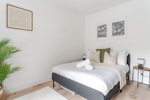 Unclassified image, 5 of 18, button - Apartment 3 (Cardiff)