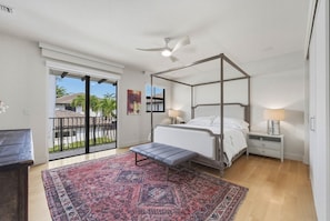 Room - Luxurious beautifully renovated Coconut Grove retreat with private Hot tub. (Miami)
