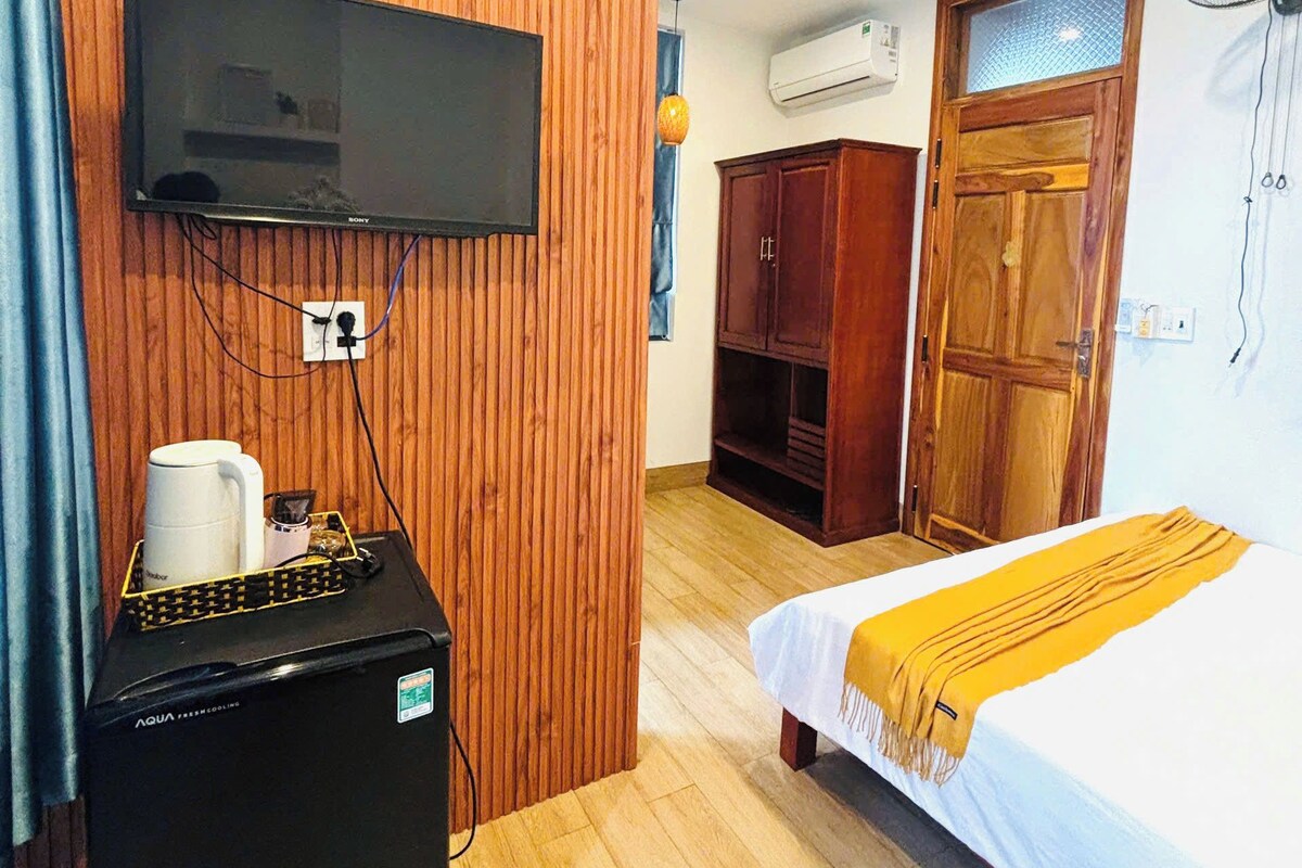 Deluxe Double Room, Ocean View | Desk, free WiFi