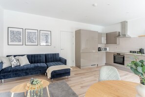 Unclassified image, 4 of 20, button - Apartment 4 (Cardiff)