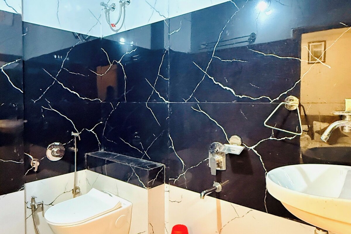 Suite, balcón, vista a la ciudad