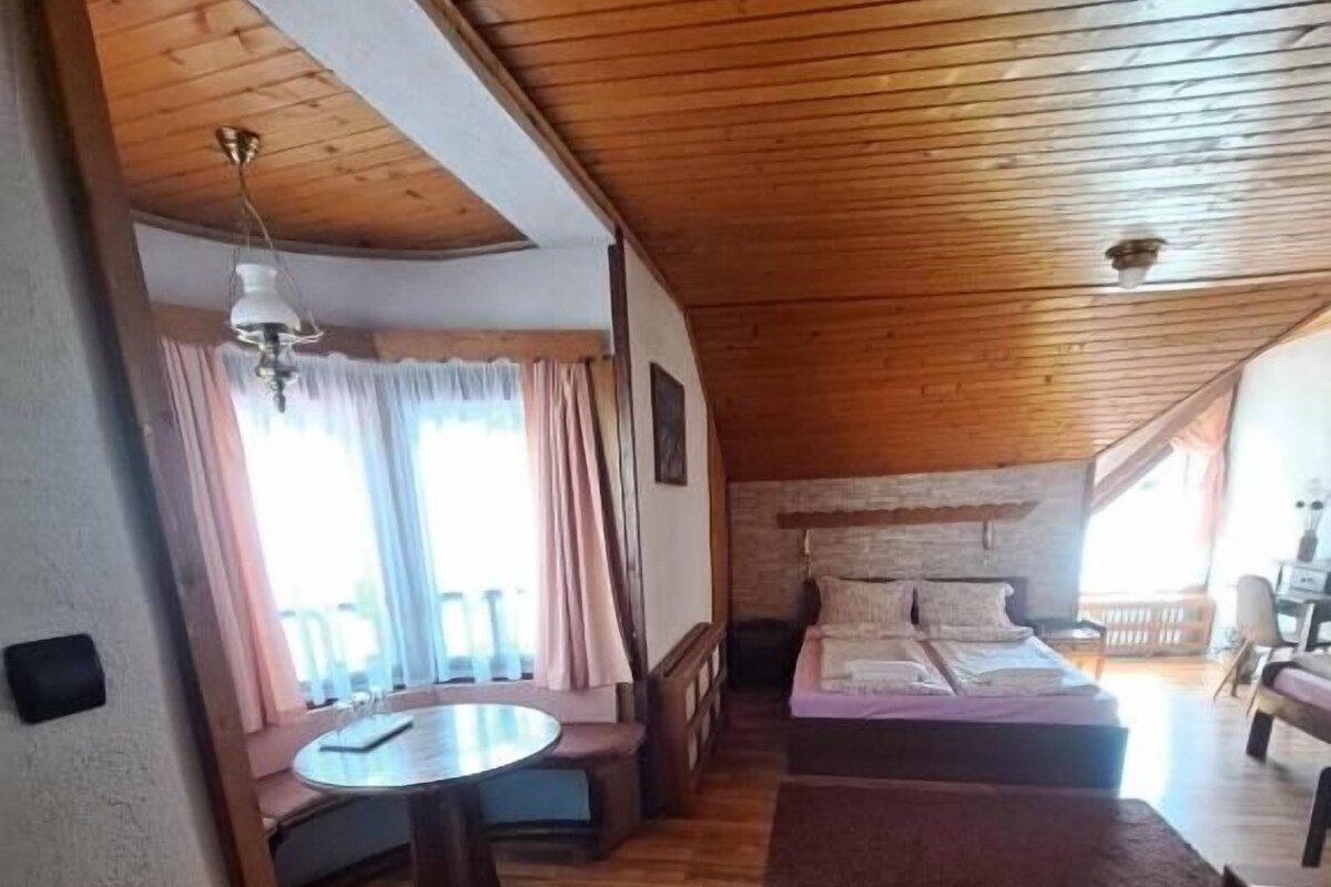 Kamar Quadruple Keluarga, pemandangan gunung | Wi-Fi gratis