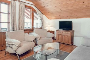Apartment, Balcony, Mountain View | Living area - hotel Popangelov (Borovets)