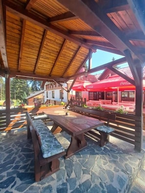 Outdoor dining - hotel Popangelov (Borovets)