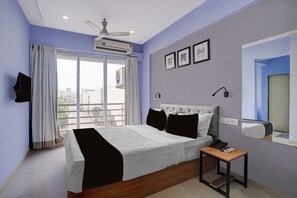 Deluxe Room | WiFi (free) - Collection O Bhumi World Industrial (Mumbai)