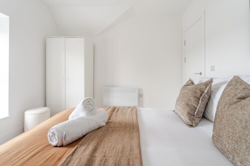 Richmond Apartment 5