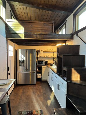 Private kitchen - Tiny home bungalow in private setting (Candler)