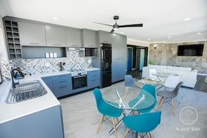 Interior - Wave Inn Guesthouse (Cape Town)