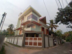 บริเวณภายนอก