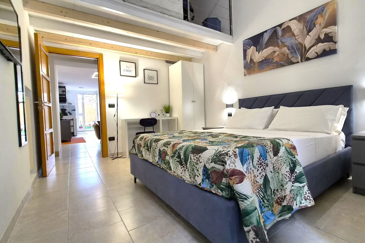 Deluxe House, Patio, City View | Desk, laptop workspace, soundproofing, iron/ironing board