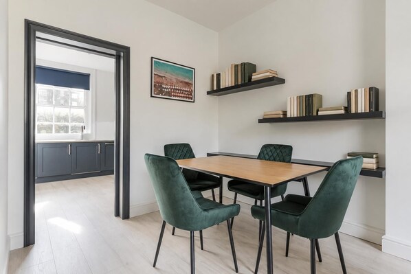 Unclassified image, 1 of 19, button - J-Theodore | Spacious 2BR, 2 Baths & Sofa Bed (London)