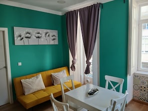Dining - Central Apartment in Graca (Lisboa)