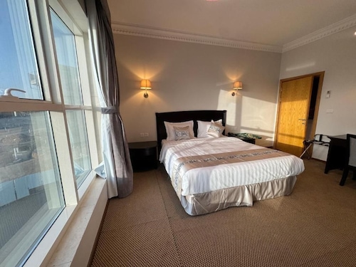 Al Jawhara Suite Serviced Apartments 2