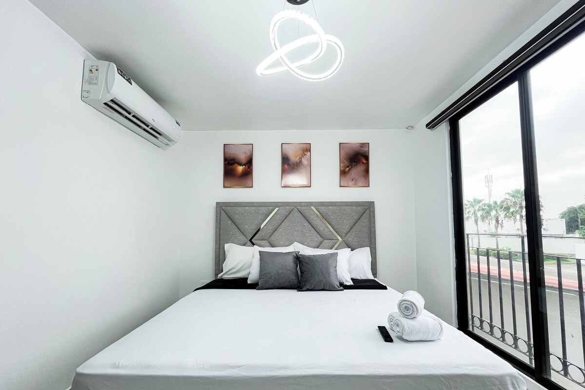 Deluxe House, 3 Bedrooms, Private Pool | Desk, laptop workspace, iron/ironing board, WiFi (free)