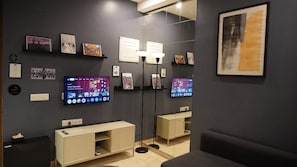 Unclassified image, 4 of 18, button - London Studio I Hiranandani Estate I WiFi (Thane)