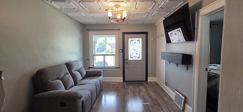 Vintage restored 1890's cottage in Toronto! Enjoy SimZen at it's finest.