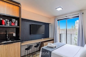 Room - Studio w/ Balcony in Condo. w/ Pool Pso0408 (Penha)