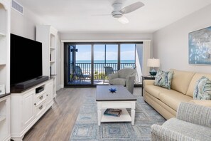 Living area - Pelicans Roost 303 – Beautifully Remodeled Beachfront Escape with Gulf Views & H (Sanibel)
