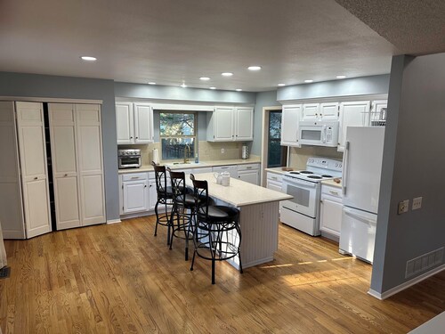 Relaxing and Spacious 4-bedroom house in charming Castle Pines