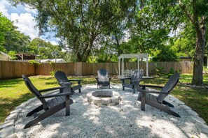 Evening Fire Pit - The Anderson House  | 3BR Near Historic District (St Augustine)