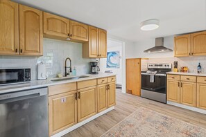 Kitchen - The Anderson House  | 3BR Near Historic District (St Augustine)
