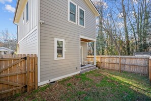 White House | Fenced yard - 16Guest|Fenced|Pets OK|1 MinDwntwn|Relax N Raleigh (Durham)