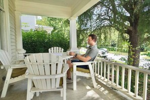 Outdoor dining - State Street House & Guest House | Local Post Collection (Raleigh)