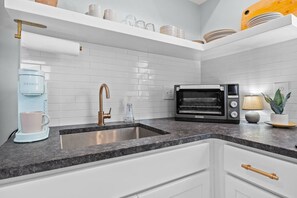 Private kitchen - State Street House & Guest House | Local Post Collection (Raleigh)