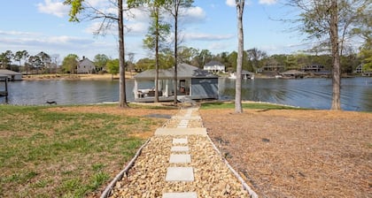 Hyco Horizon, Boat Tie, Calm Cove, Outdoor Vibes