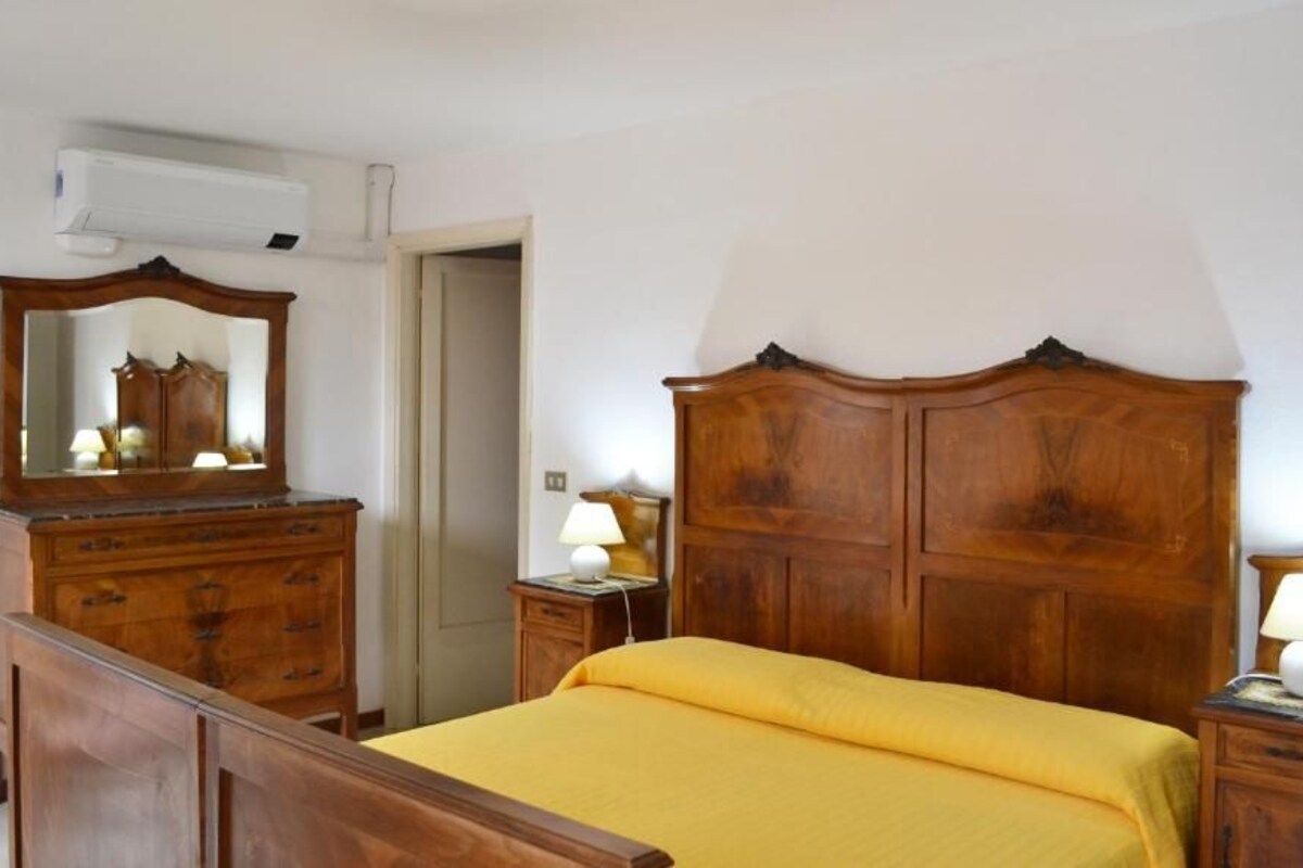 Apartemen Comfort, pemandangan kota | Selimut bulu angsa, setrika/meja setrika, dan tempat tidur bayi gratis