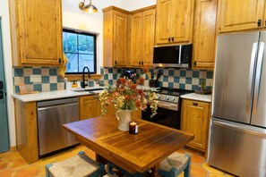 Private kitchen - Casita Blanca ~ Canyon, TX (Canyon)