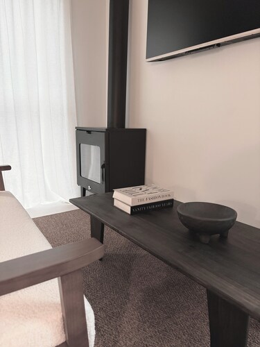 The Nerolia, a quiet little guesthouse in the Hoznayo forest