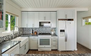 Private kitchen - 180º Ocean View Summerland Retreat • 3 BR + 2 Decks + Backyard (Summerland)