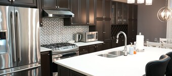 Luxury 5BR Home w/ Spa Bath