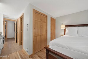 Unclassified image, 4 of 32, button - Fantastic 2-bedroom condo in Winter Park perfect for leaf peeping! (Winter Park)