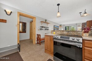 Unclassified image, 5 of 32, button - Fantastic 2-bedroom condo in Winter Park perfect for leaf peeping! (Winter Park)