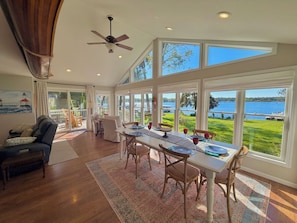 Unclassified image, 3 of 17, button - Lovely 3 bedroom waterfront home on Irish lake part of the Barbee Chain of Lakes (Leesburg)