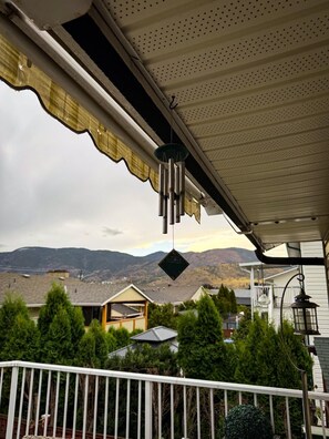 Unclassified image, 5 of 21, button - 🏡 Wyles Cozy Stay | Your Cozy Penticton Getaway (Penticton)