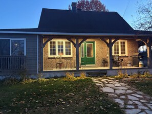 Unclassified image, 2 of 28, button - Vrbo Property (Gatineau)