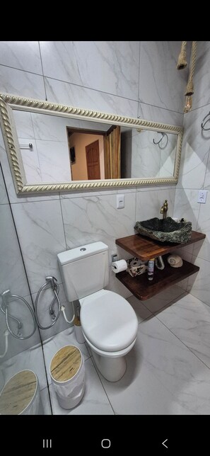 Ảnh chưa phân loại, 2 trong số 12 ảnh, nút