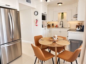 Unclassified image, 3 of 10, button - Central McAllen Townhome, 2 Queens + sleeper sofa, Sleeps 6, Free Parking (McAllen)