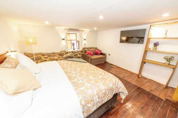 Unclassified image, 1 of 10, button - Vrbo Property (Ollantaytambo)