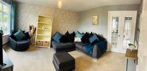 Unclassified image, 3 of 18, button - Luxurious Bridgend Retreat with 4 Bedrooms (Bridgend)