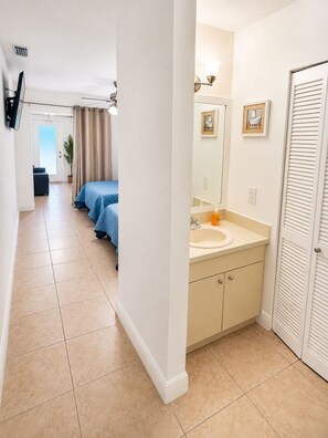 Room - Miami Studio: Free Parking & Private Entrance (Miami)
