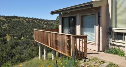 White Mountains-Secluded Hilltop Residence on Historic Eagar Cattle Ranch