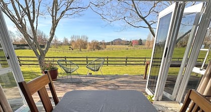 Country home - amazing wide north facing horse stud and country views