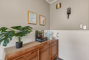 Coffee bar with Keurig - Retro 2BR · King Bed · Pet-Friendly · TU & Expo (Tulsa)