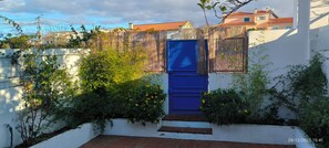 Unclassified image, 5 of 15, button - ALF26-Casa dos Miúdos (Setúbal)